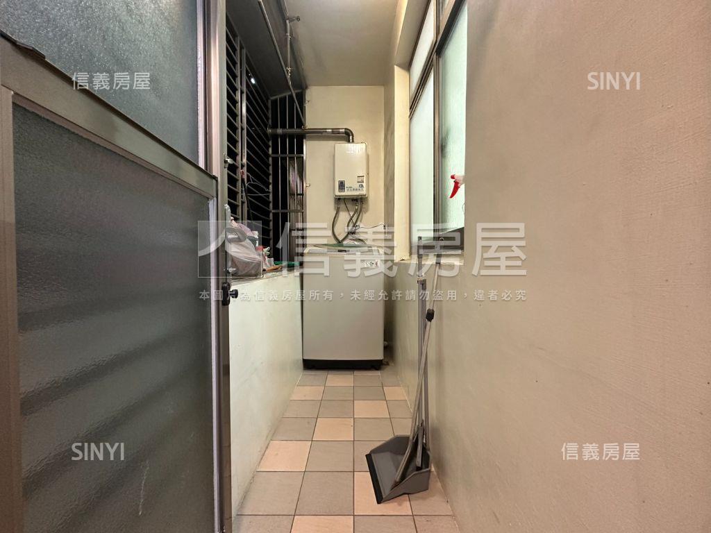 近未來捷運站３樓美公寓房屋室內格局與周邊環境