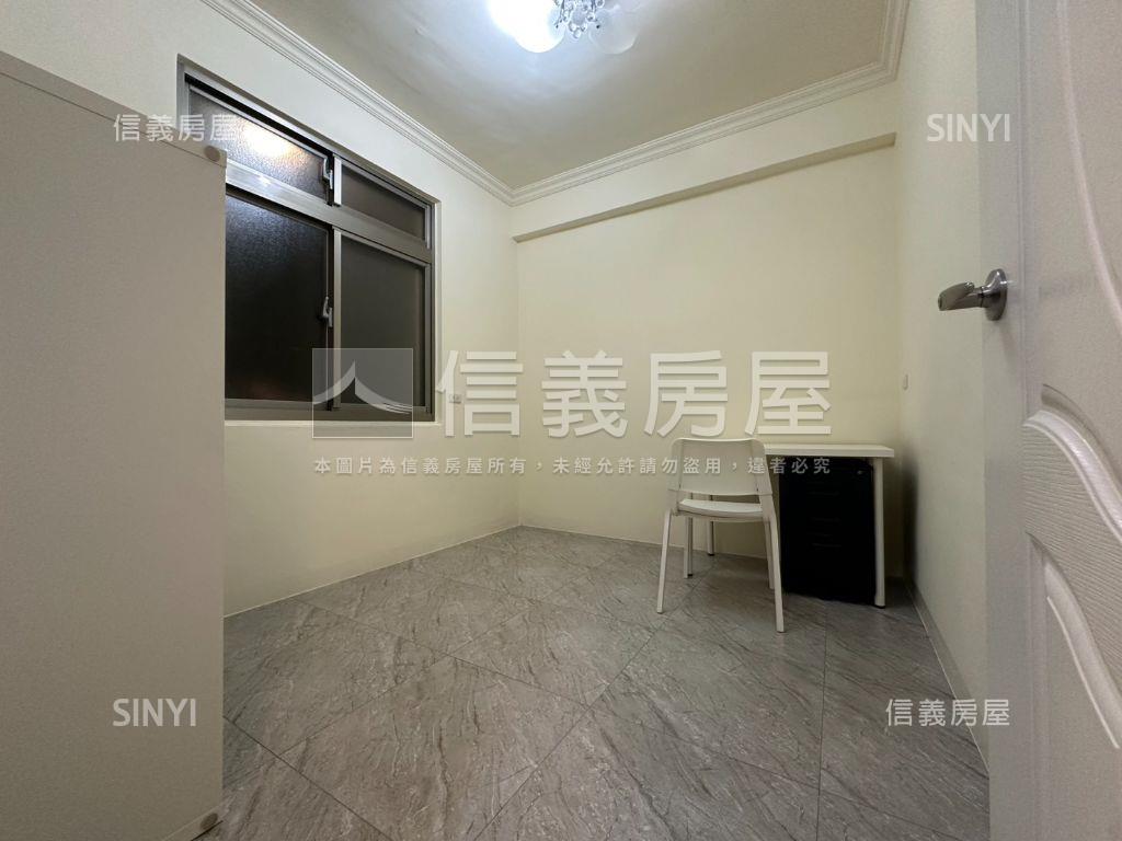 近未來捷運站３樓美公寓房屋室內格局與周邊環境