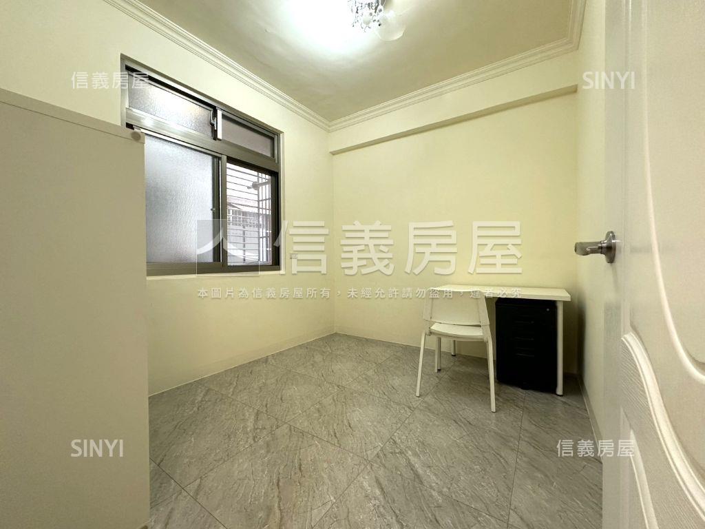 近未來捷運站３樓美公寓房屋室內格局與周邊環境