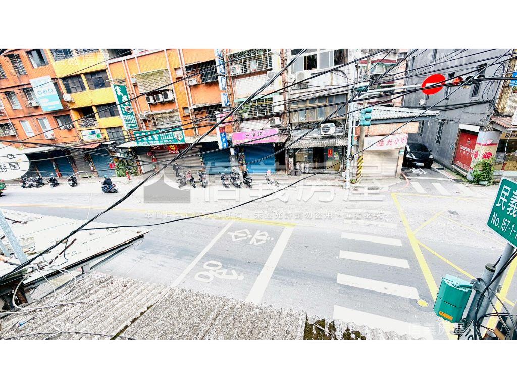 正民義路邊三角窗透天房屋室內格局與周邊環境