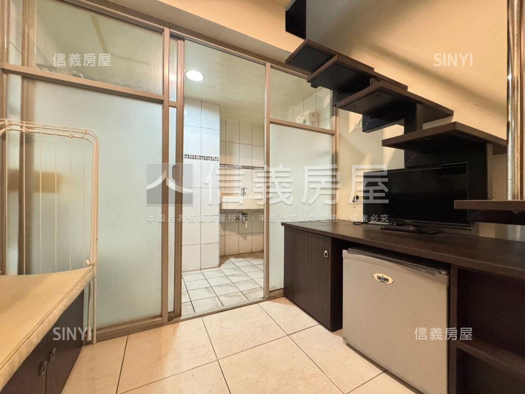 楠梓│小資新貴空間８Ｆ房屋室內格局與周邊環境