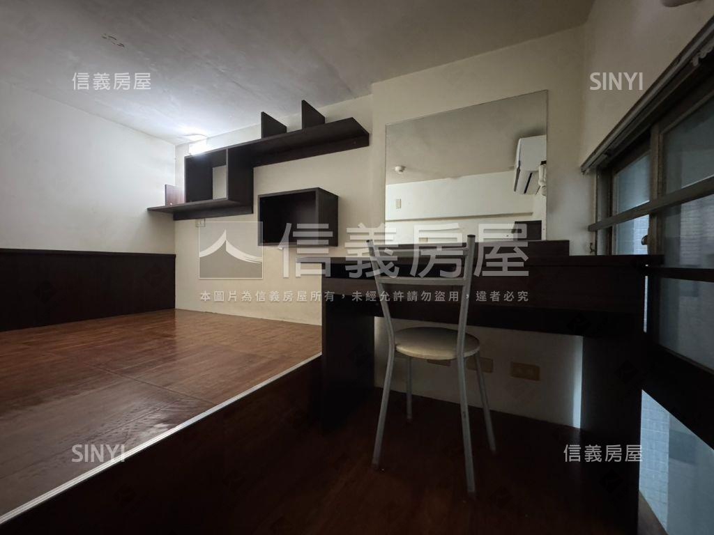 楠梓│小資新貴空間８Ｆ房屋室內格局與周邊環境