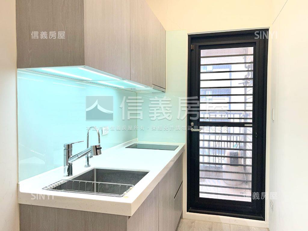 阿曼高樓極景平車美宅房屋室內格局與周邊環境