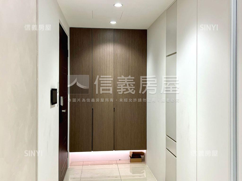 阿曼高樓極景平車美宅房屋室內格局與周邊環境
