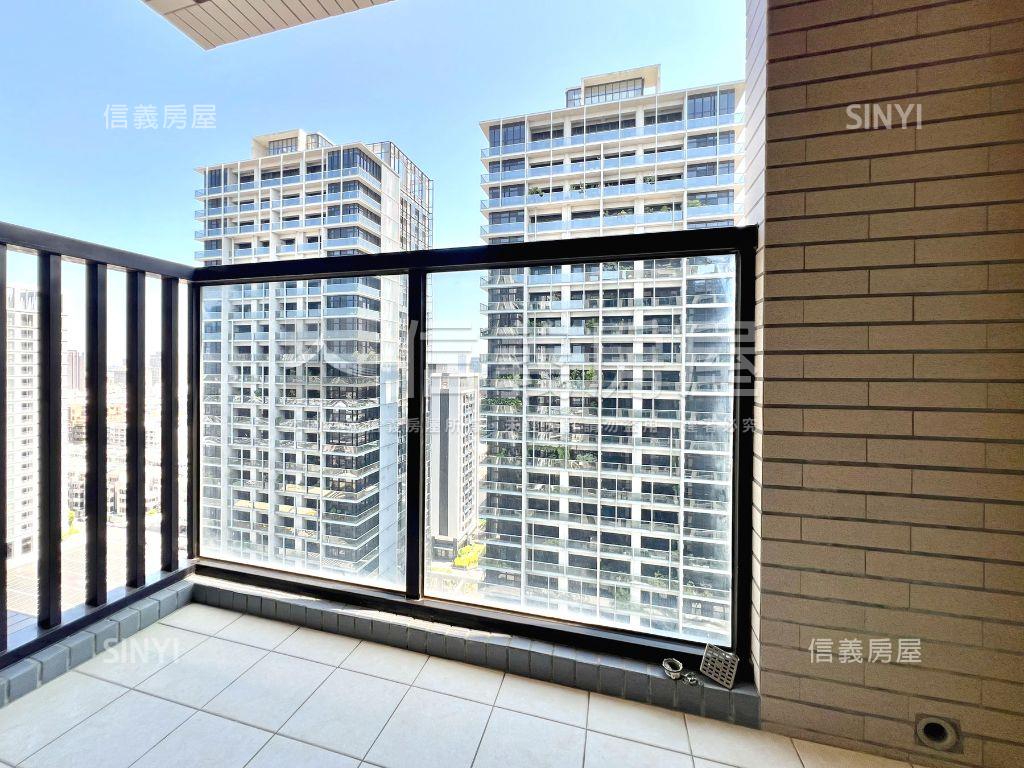阿曼高樓極景平車美宅房屋室內格局與周邊環境
