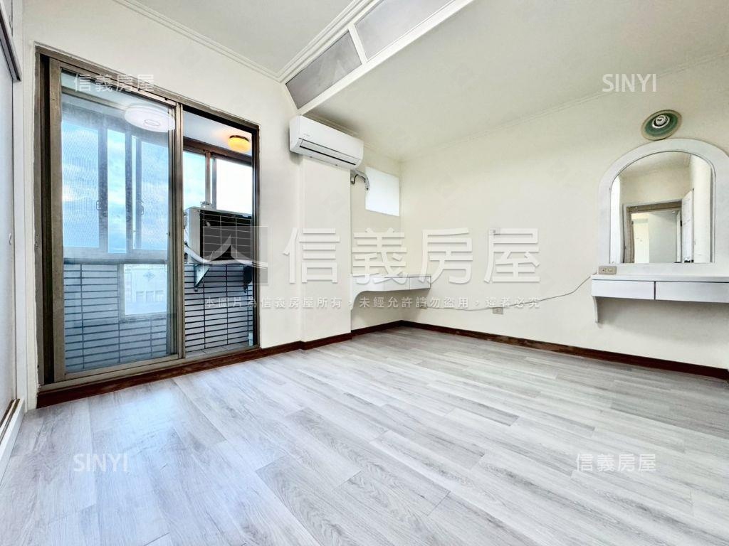 次頂樓面國小私藏美三房房屋室內格局與周邊環境