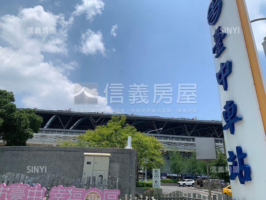 次頂樓面國小私藏美三房房屋室內格局與周邊環境