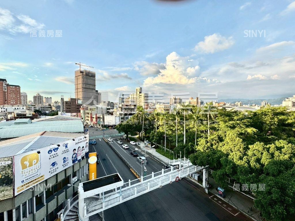 次頂樓面國小私藏美三房房屋室內格局與周邊環境