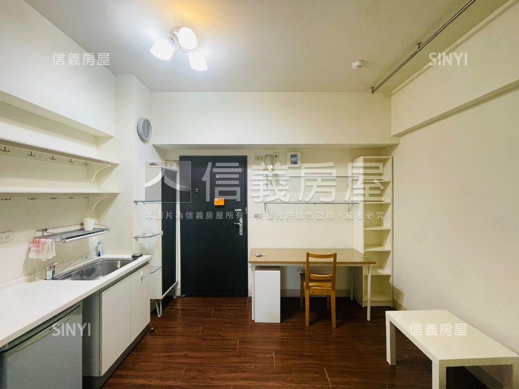 這間園區首選關新月影房屋室內格局與周邊環境