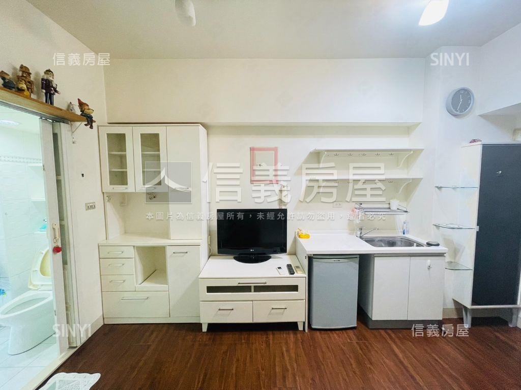 這間園區首選關新月影房屋室內格局與周邊環境