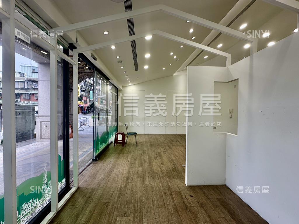 首富明亮置產店面房屋室內格局與周邊環境