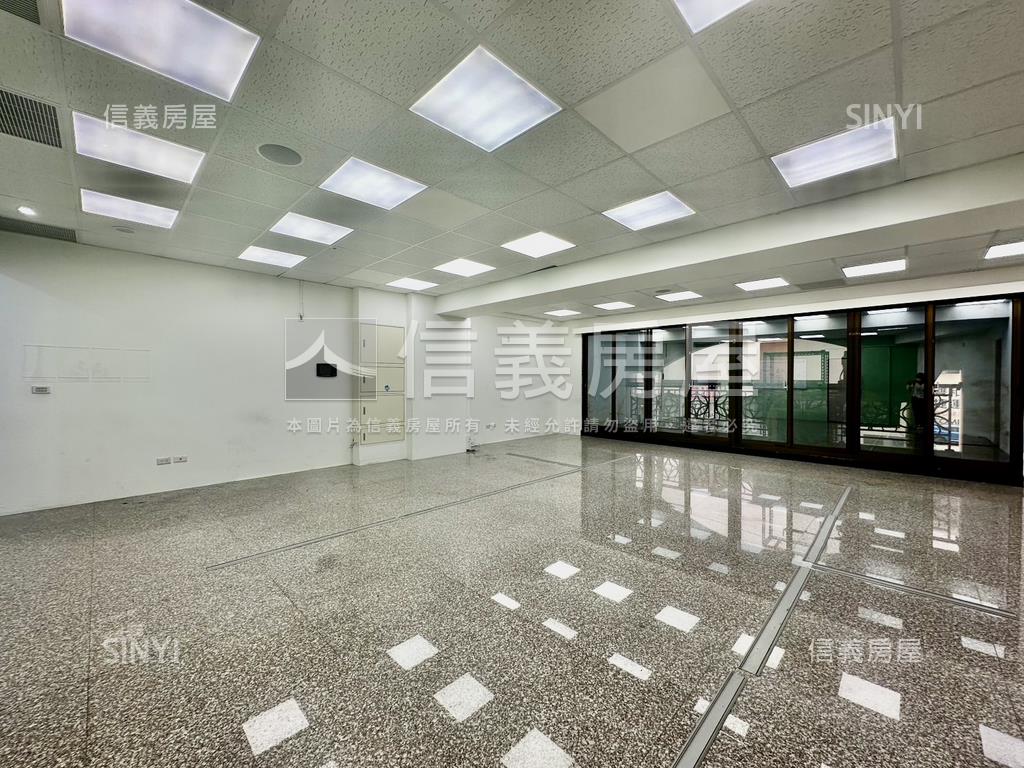 首富明亮置產店面房屋室內格局與周邊環境