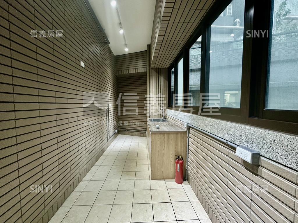 首富明亮置產店面房屋室內格局與周邊環境