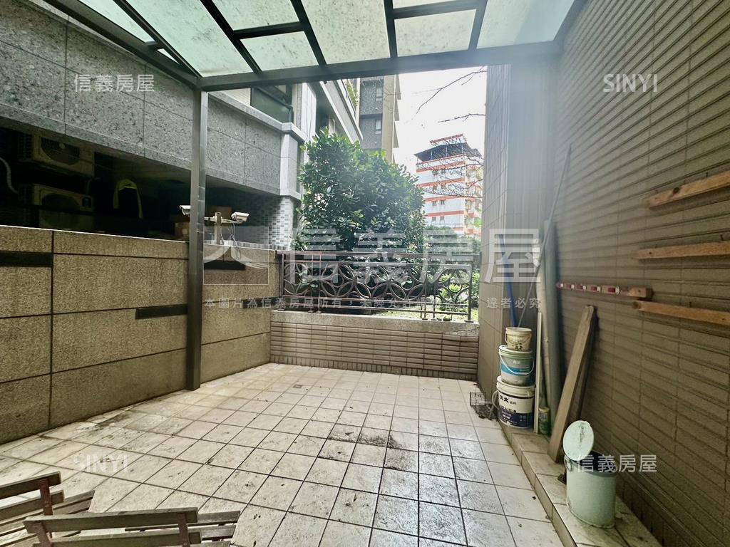 首富明亮置產店面房屋室內格局與周邊環境