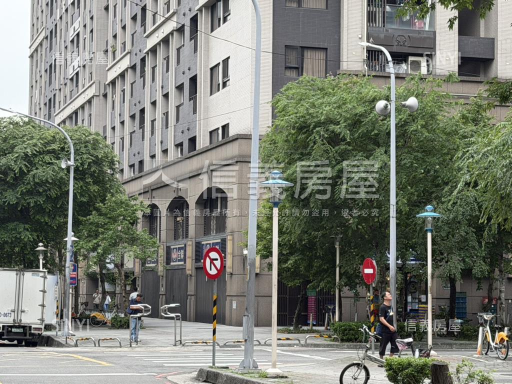 景平捷運明亮低總價正三房房屋室內格局與周邊環境