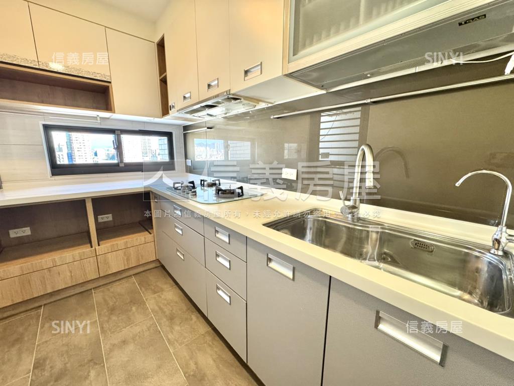 文心捷運宅精裝三房車位房屋室內格局與周邊環境