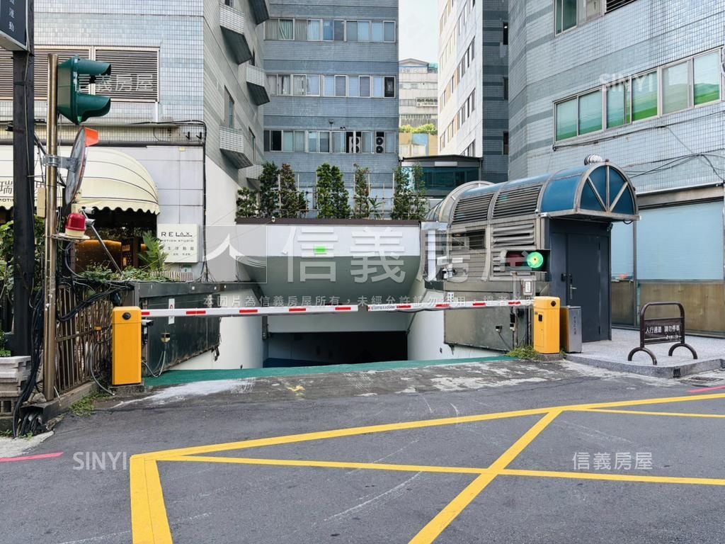 世貿ＩＣ高樓辦公有車位房屋室內格局與周邊環境
