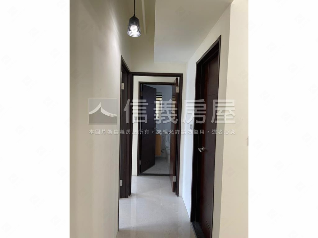 新埔雙捷屋新三房附車位房屋室內格局與周邊環境