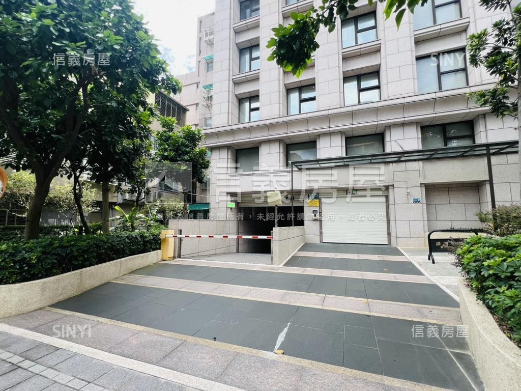 新埔雙捷屋新三房附車位房屋室內格局與周邊環境