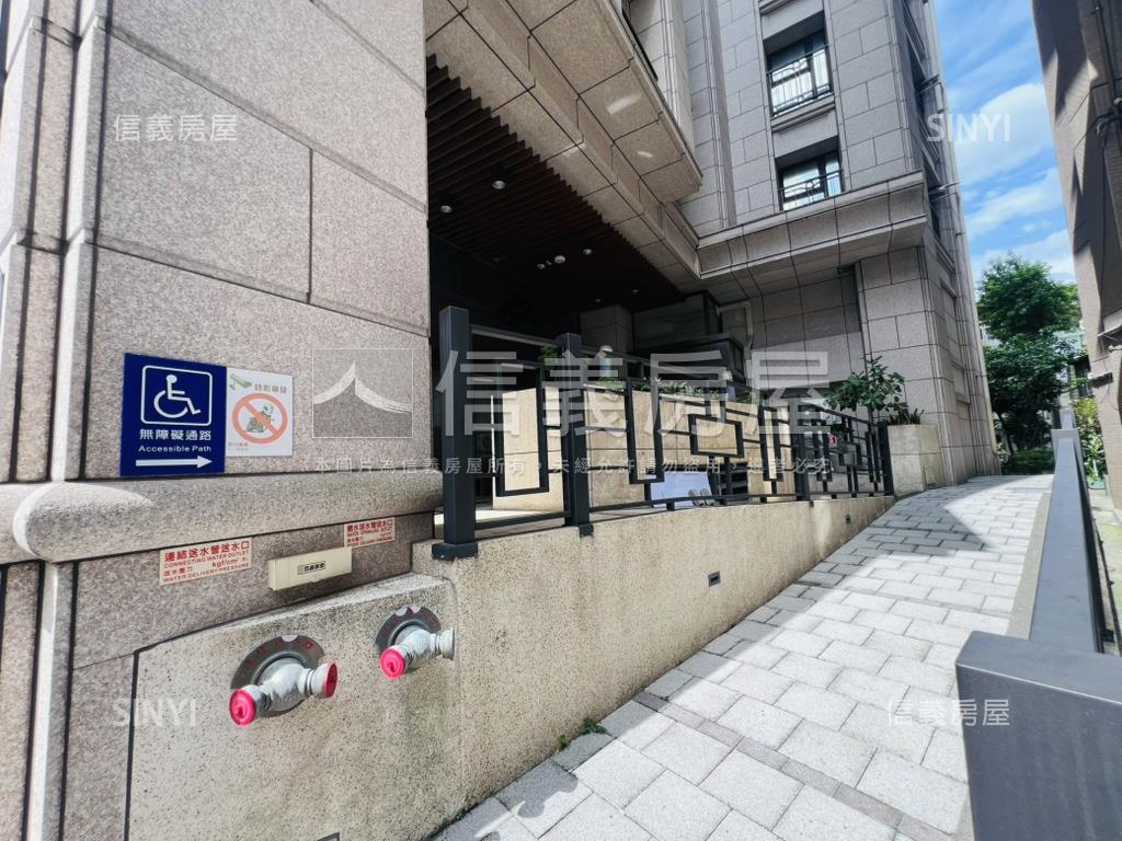 新埔雙捷屋新三房附車位房屋室內格局與周邊環境