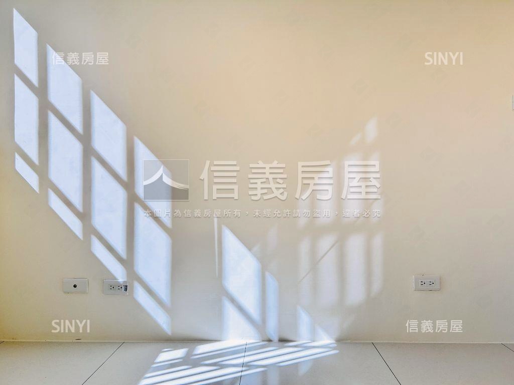 新洋房挑高大空間附車位房屋室內格局與周邊環境