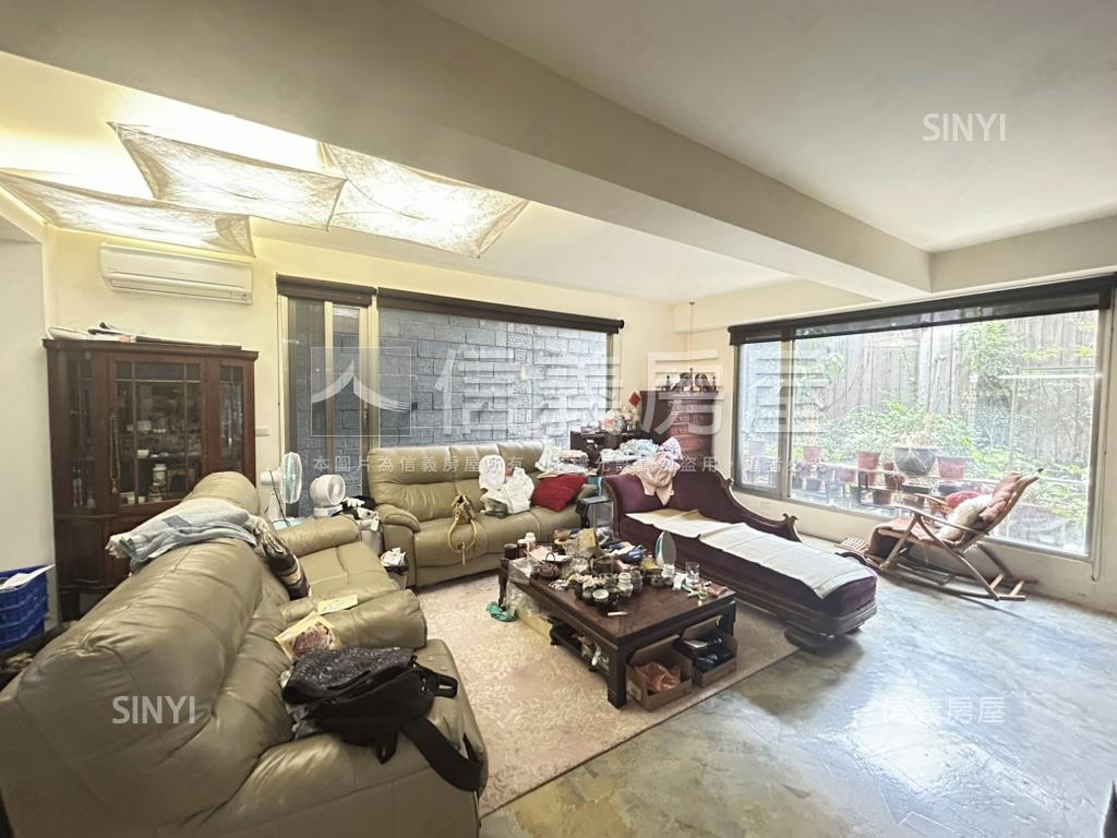 中正國中邊間庭院有坡平房屋室內格局與周邊環境