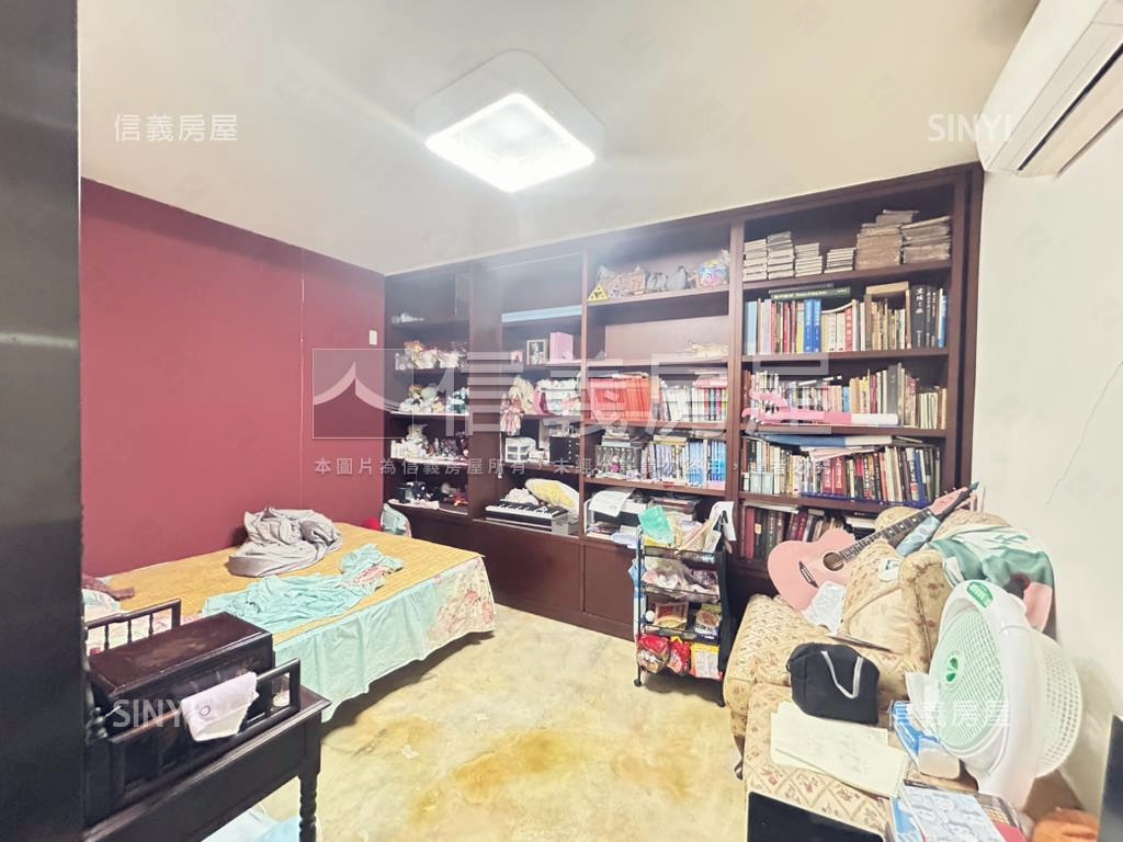 中正國中邊間庭院有坡平房屋室內格局與周邊環境