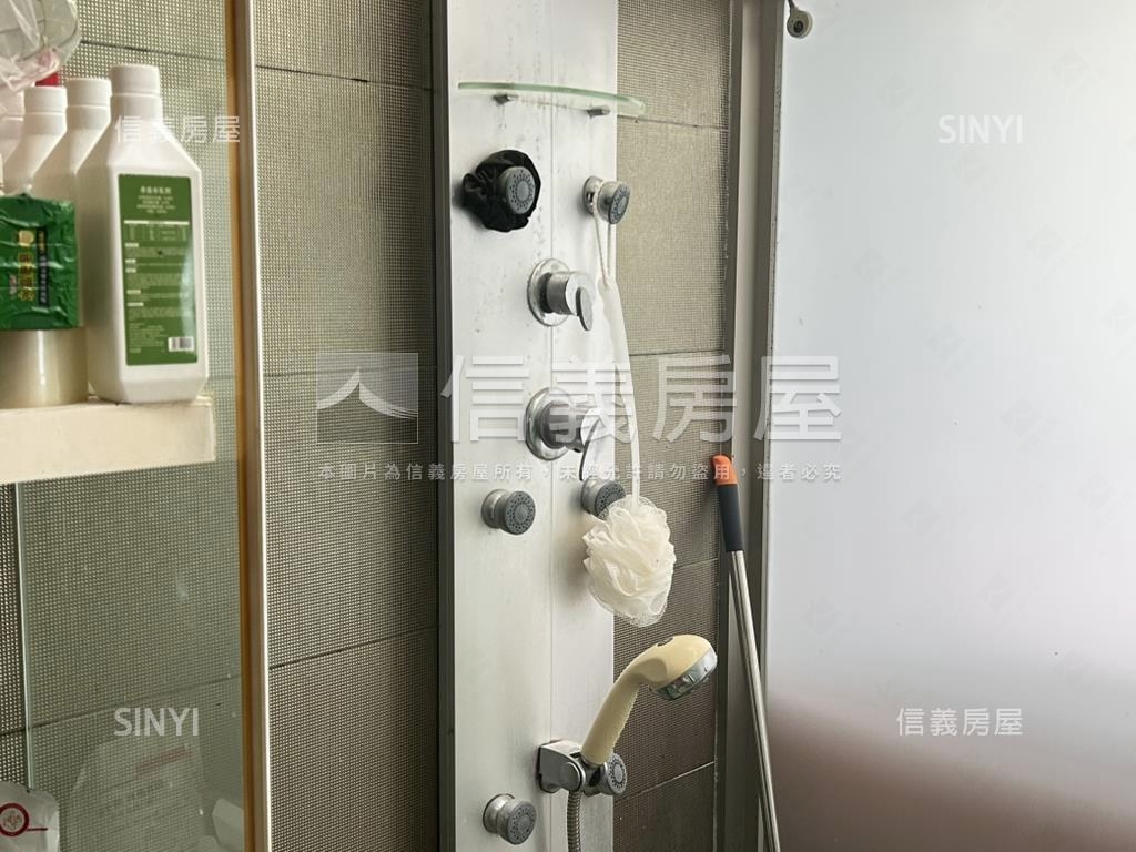 中正國中邊間庭院有坡平房屋室內格局與周邊環境