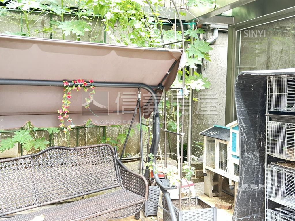 中正國中邊間庭院有坡平房屋室內格局與周邊環境