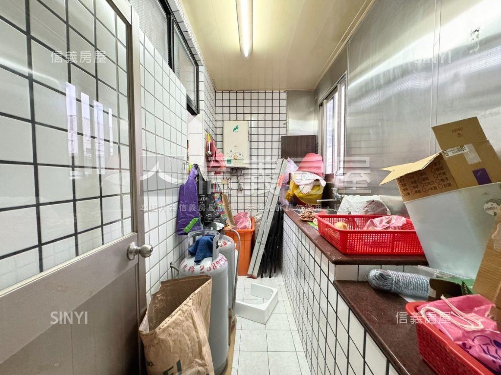 化成路霸主之座房屋室內格局與周邊環境