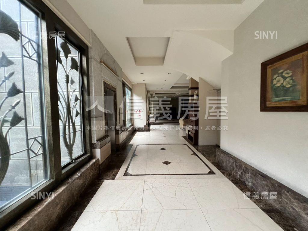 宜誠金品３房車位面山景房屋室內格局與周邊環境