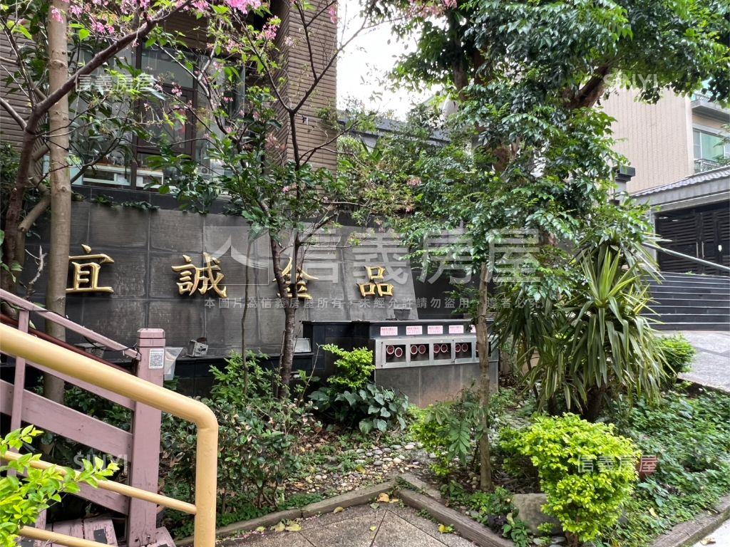 宜誠金品３房車位面山景房屋室內格局與周邊環境