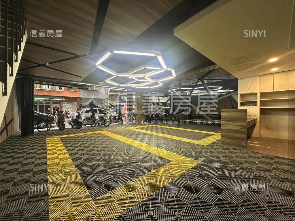 近美麗島面寬１＋２樓金店房屋室內格局與周邊環境