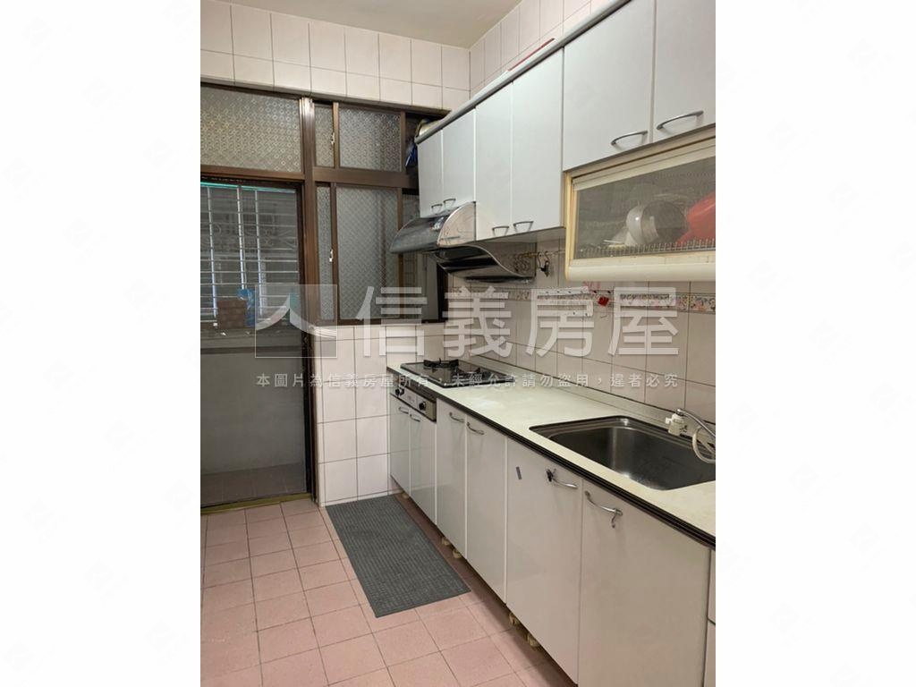 區公所捷運靜巷二樓房屋室內格局與周邊環境