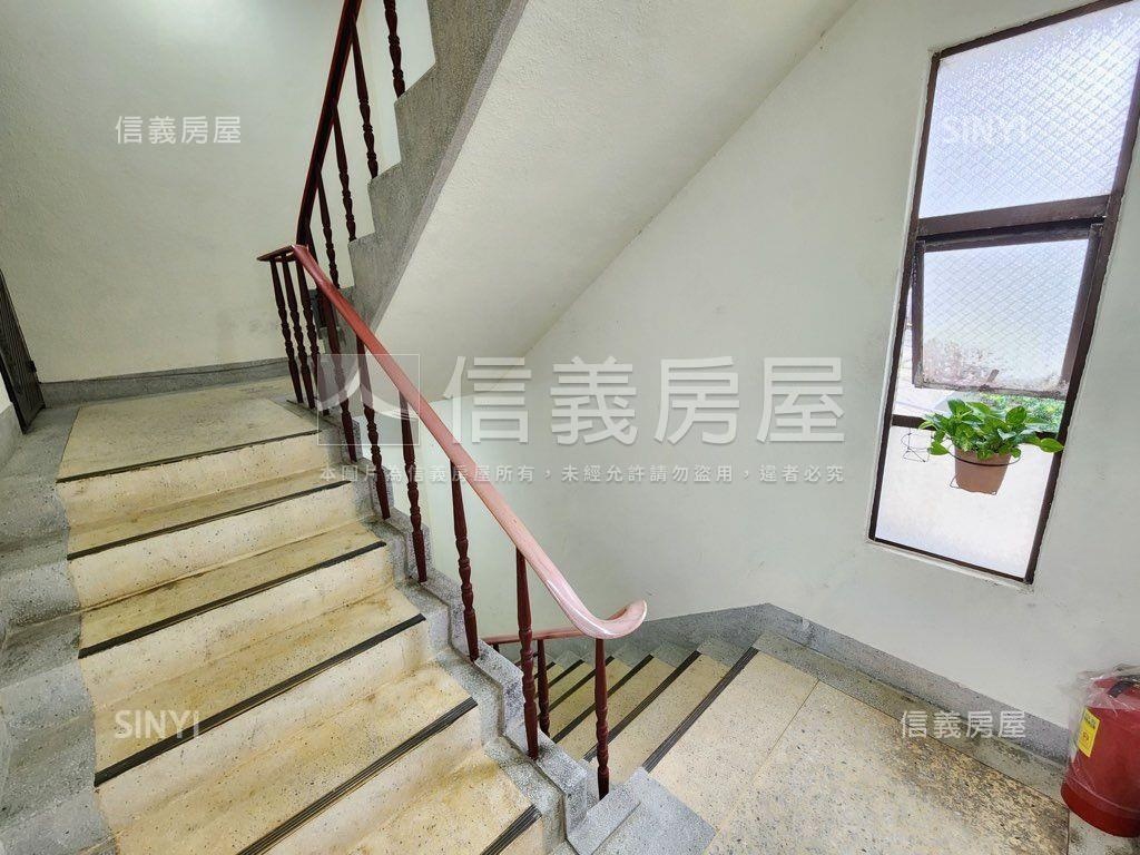區公所捷運靜巷二樓房屋室內格局與周邊環境