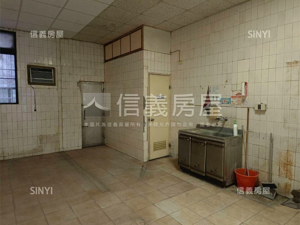 中山南路金貴店面再現房屋室內格局與周邊環境
