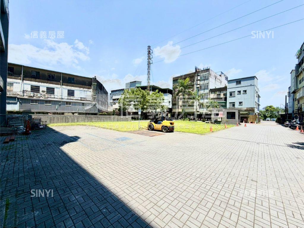 三峽介壽挑高方正廠辦房屋室內格局與周邊環境