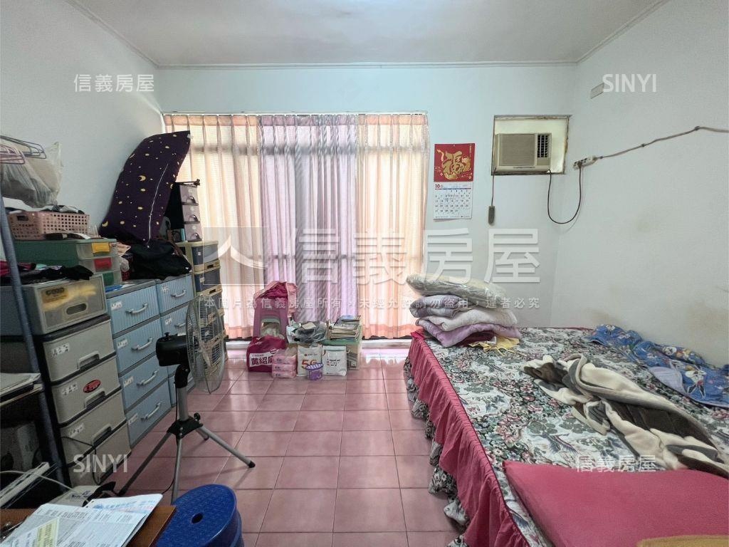 鼎中商圈精美車庫透天房屋室內格局與周邊環境