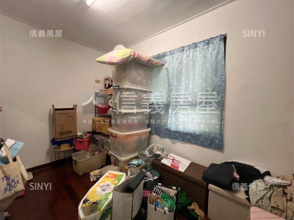 鼎中商圈精美車庫透天房屋室內格局與周邊環境