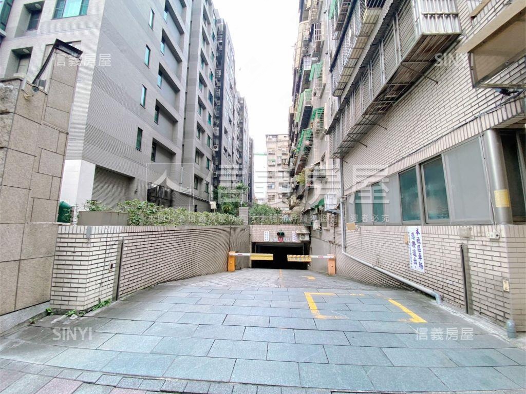 台北龍城地下一層大☆位房屋室內格局與周邊環境