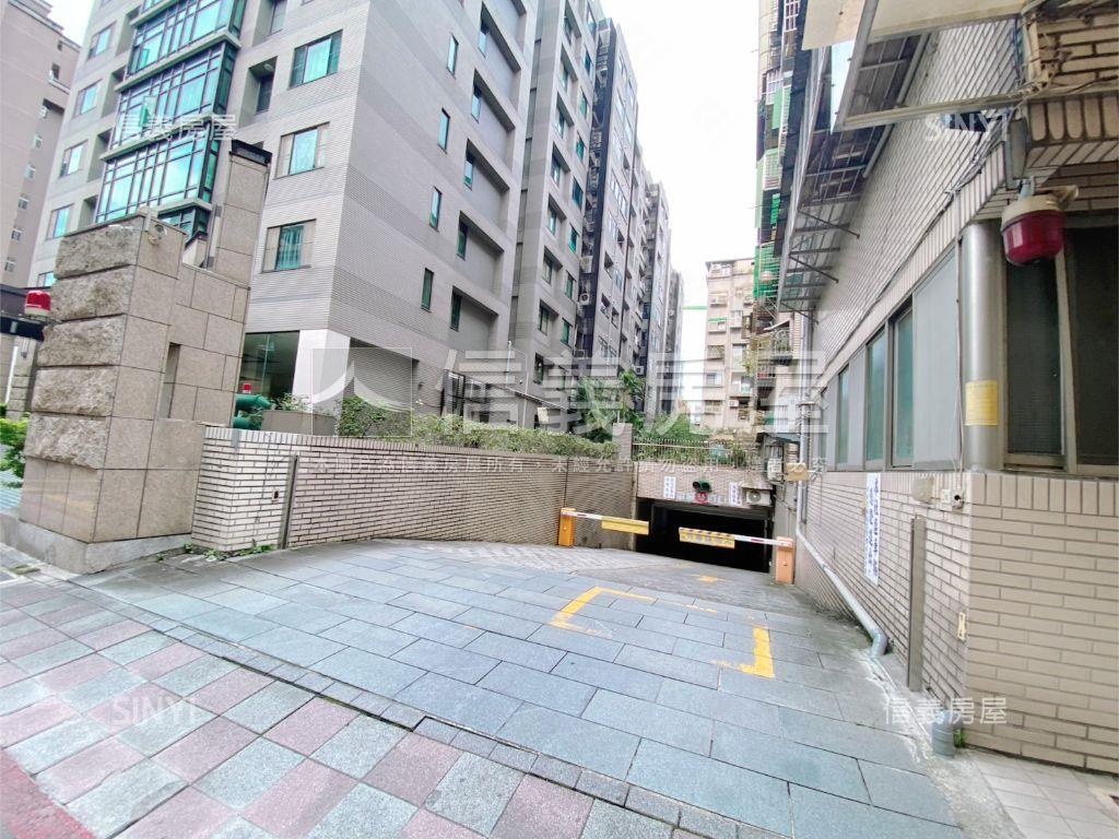 台北龍城地下一層大☆位房屋室內格局與周邊環境