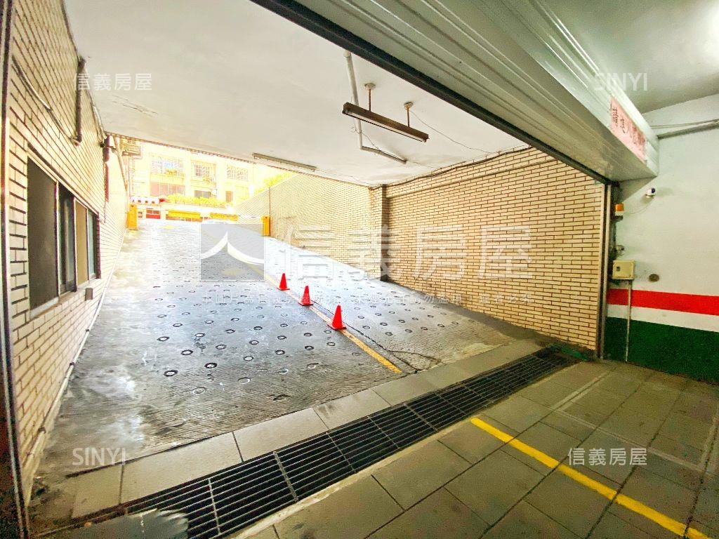 台北龍城地下一層大☆位房屋室內格局與周邊環境