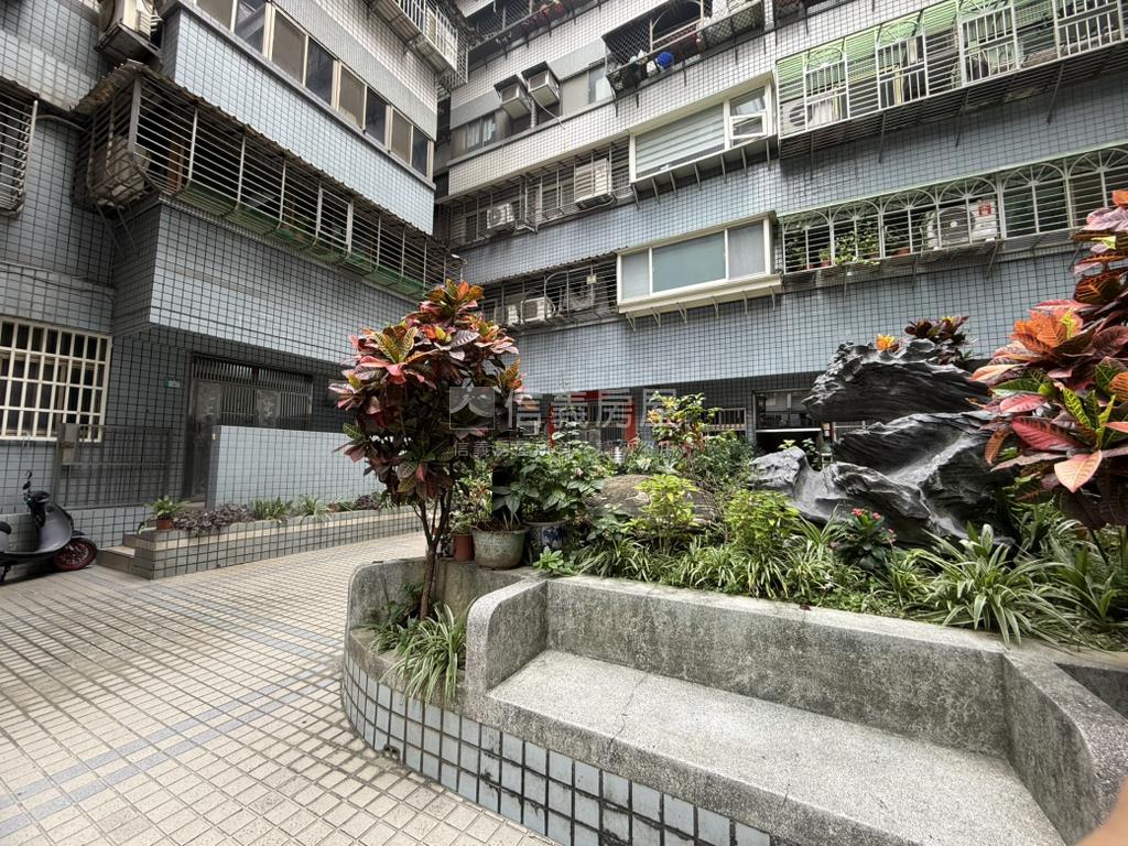 低公設電梯三房車位房屋室內格局與周邊環境
