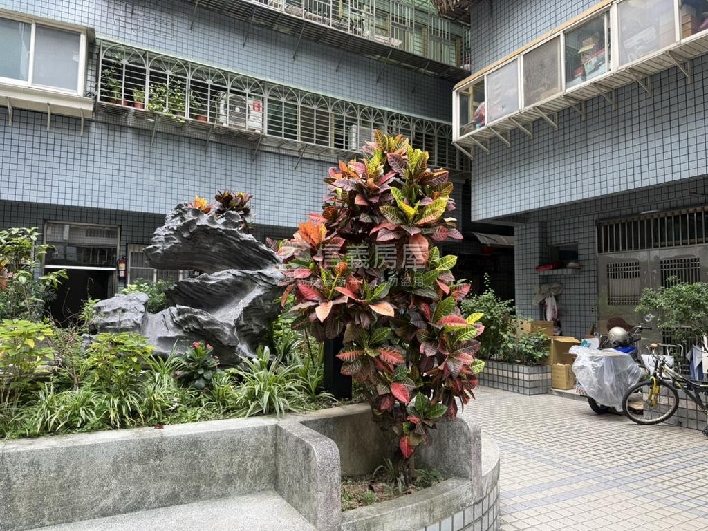低公設電梯三房車位房屋室內格局與周邊環境