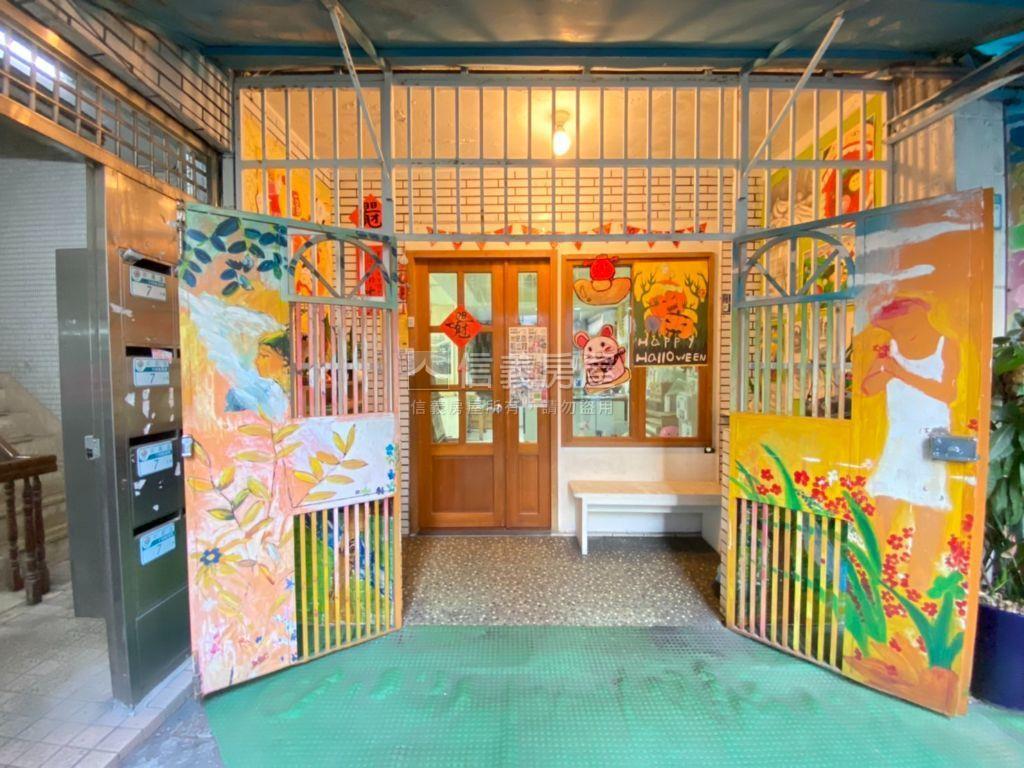 中興路店辦自住一樓附車位房屋室內格局與周邊環境