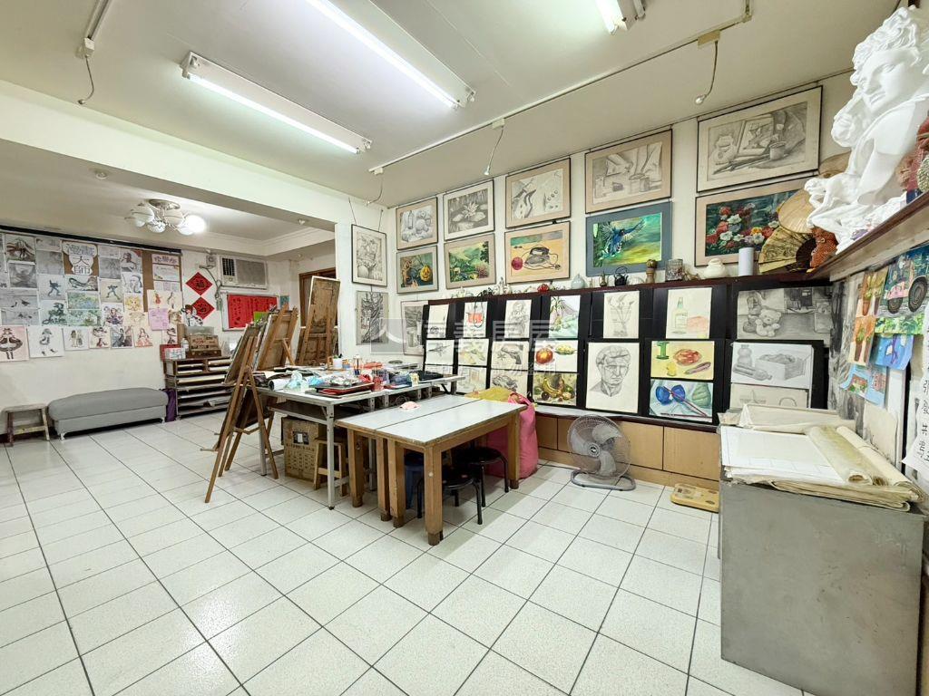 中興路店辦自住一樓附車位房屋室內格局與周邊環境