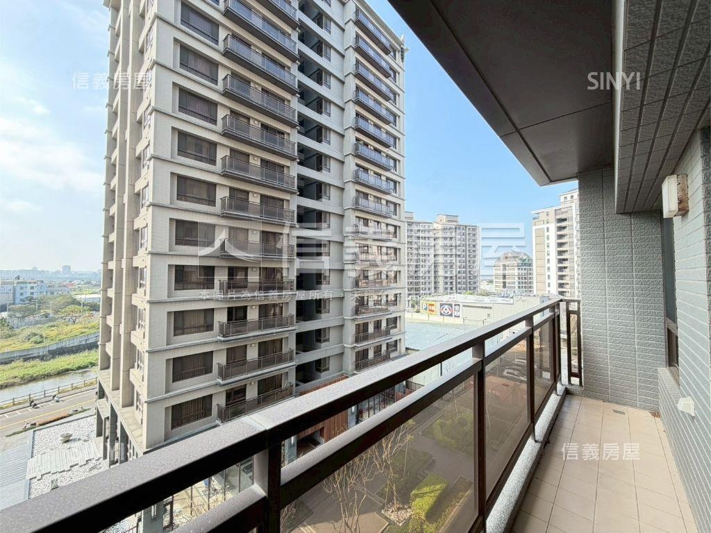 涓建筑採光美三房房屋室內格局與周邊環境