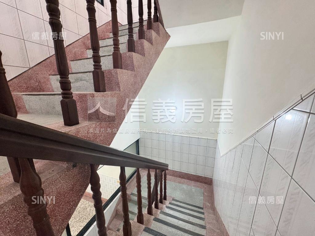 近新光田採光通風臨路透天房屋室內格局與周邊環境