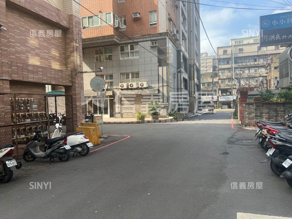 挑戰菁英１＋２樓店面房屋室內格局與周邊環境