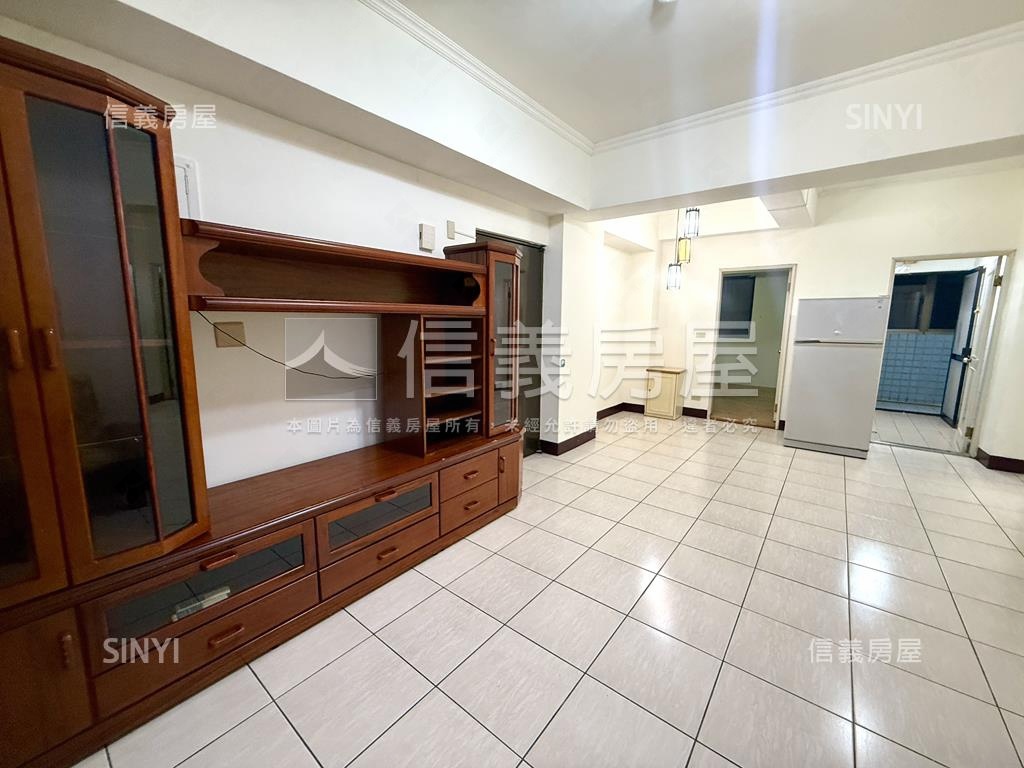 忠福美三房Ｂ１平面大車位房屋室內格局與周邊環境